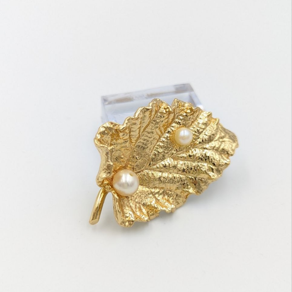 1950's Brooch KREISLER Vintage Pin Rare SIGNED Gold Tone Leaf  Pearl Design USA